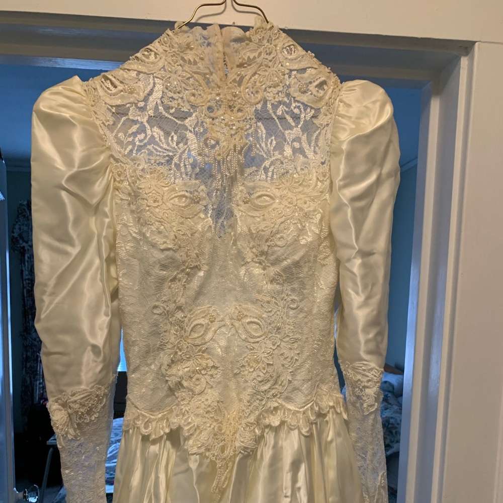 Wedding dress
